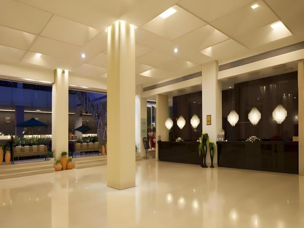 Catic Hotel--Adjacent Buliding Zhuhai Exterior photo