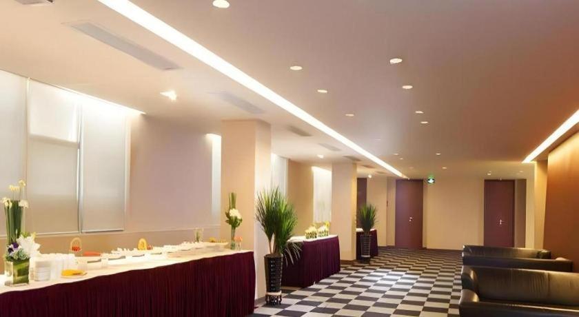 Catic Hotel--Adjacent Buliding Zhuhai Exterior photo