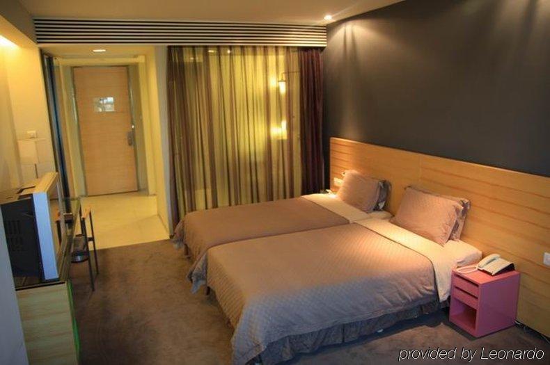 Catic Hotel--Adjacent Buliding Zhuhai Room photo